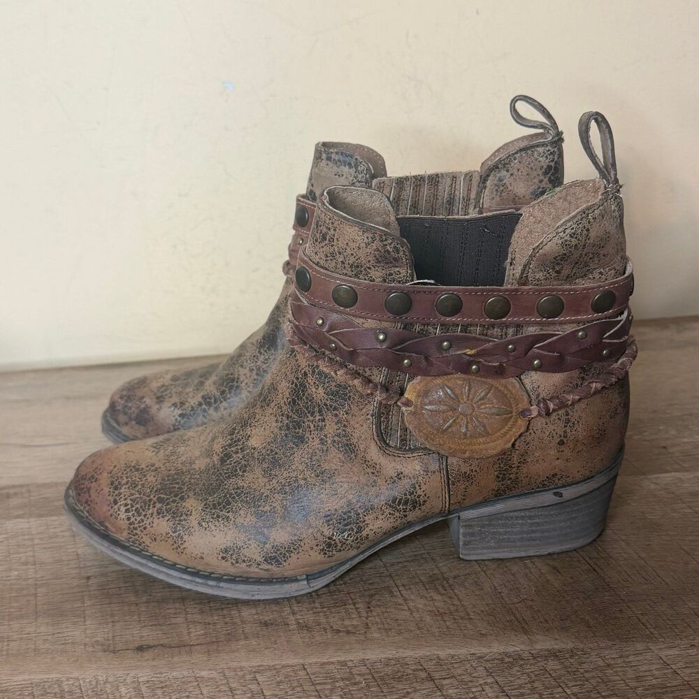 Circle G Women’s Harness & Studs Round Toe Ankle Western Boots size 10 Cowgirl